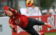 Fiorentina phủ nhận chuyện muốn có Julio Cesar
