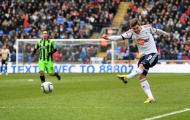 21h00 ngày 10/08, Bolton vs Reading: Khách có điểm.