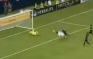 Video: Pha lao người đánh đầu thành bàn của Kaka (vs Inter)