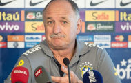 Lo cho Neymar, Scolari chỉ trích Barca