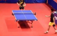 Video: Lin Dan dùng vợt cầu lông để đánh bóng bàn cùng Zhank Jike