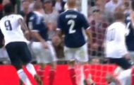 Video giao hữu: Danny Welbeck đánh đầu tung lưới Scotland