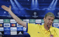 HLV Wenger nổi cáu vì bị giục mua sắm