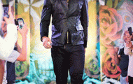 Sao Man “xanh” lên sàn catwalk
