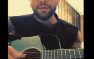 Daniel Alves đàn hay, hát giỏi hơn cả…Justin Bieber