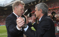 Mourinho ‘tay bắt mặt mừng’ với các thành viên của Man United
