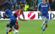 Video Siêu cúp Châu Âu: Ramires lĩnh thẻ vàng thứ hai vì vào bóng thô bạo với Mario Goetze