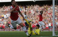 Chùm ảnh: Giroud lập đại công, 'Pháo thủ' bắn hạ 'Gà trống'
