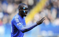 Arsenal hỏi mượn Demba Ba