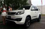 Toyota Fortuner TRD Sportivo 2014: Nam tính hơn