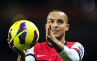 Walcott nóng lòng đá cặp cùng Ozil