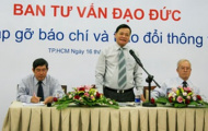 Mùa bóng 2013 - Khi mọi giá trị bị đảo lộn Kỳ 3: Ban tư vấn đạo đức khiêu vũ lúc nửa đêm