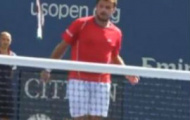 Video: Wawrinka đập gãy vợt của mình