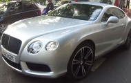 Bắt gặp John Terry lái Bentley đời mới trên phố