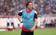 Rosicky: Balotelli cần phải chuyên nghiệp hơn