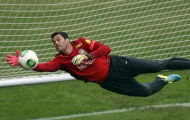 Scolari hứa trao suất dự World Cup cho Julio Cesar