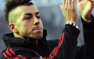 Video: El Shaarawy biễu diễn tuyệt kĩ trong buổi tập cùng AC Milan