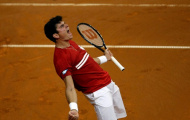 Raonic thắng kịch tính, san bằng cách biệt cho Canada trước Serbia