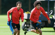 Quá chậm, Fellaini bị đẩy xuống đội B của Man Utd