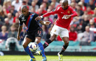 Ashley Young hãy ngã nếu có thể