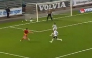 Video: Cú Volley kinh điển tái hiện lại siêu phẩm của Marco Van Basten và Robin van Persie