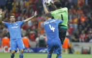 Cận cảnh pha chấn thương 'cực đen' của Casillas