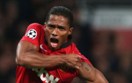 Antonio Valencia ăn mừng bàn thắng vì ai?