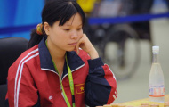 Ngô Lan Hương chạm tay vào Cúp vô địch cờ tướng châu Á