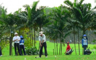 Nhân vụ TGĐ đánh phục vụ sân golf bất tỉnh: Thấy lỗi đổ tội cho… golf
