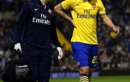 Luống cuống, 'chân gỗ' Arsenal suýt đâm đầu vào cột