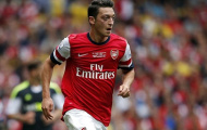 Oezil bất ngờ với các cầu thủ trẻ của Arsenal