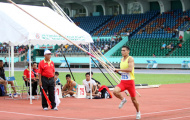 Những người thầm lặng bên lề đường piste