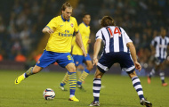Bendtner khoe kiểu tóc lạ ngày trở lại