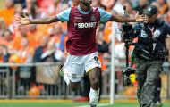 Cole ký hợp đồng “mì ăn liền” với West Ham
