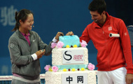Djokovic bị Li Na hạ gục