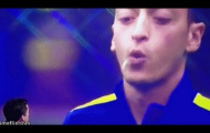 Màn tâng kẹo cao su cực đỉnh của Mesut Oezil