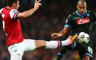 Chùm ảnh: Oezil - Giroud toả sáng, Pháo thủ bay cao