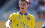 'Wilshere mới' của Arsenal bị cấm thi đấu vì kỳ thị đối thủ