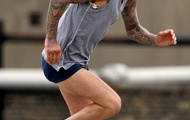 Becks “liều mình” quảng cáo đồ lót