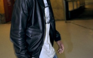 Tránh 'bão', Zaha rủ Welbeck, Evra và Young đi… giải sầu