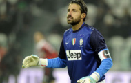 Thủ thành của Juventus gạch tên Milan khỏi Top 3