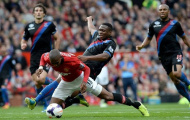Ashley Young: Dừng ăn vạ để mà tập trung đá bóng