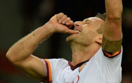 HLV Garcia ca ngợi Totti