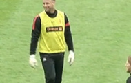 Video: Thủ thành Southampton, Artur Boruc lập siêu phẩm volley tuyệt đẹp