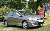 Hyundai Accent 5 cửa giá 569 triệu đồng