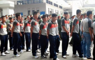 Đội U19 hòa cùng dòng người viếng Đại tướng
