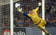 Barca duyệt chi mua Courtois thay Valdes