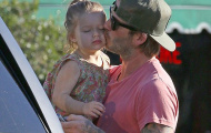Becks âu yếm con gái cưng