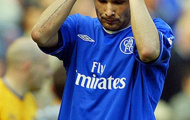 Chelsea sắp được... tiền rơi vào đầu
