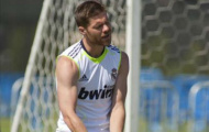 Real chào đón sự trở lại của Alonso trước tuần lễ 'địa ngục'
